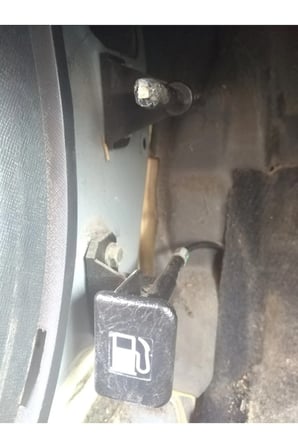 Honda CR-V II kaput açma kolu