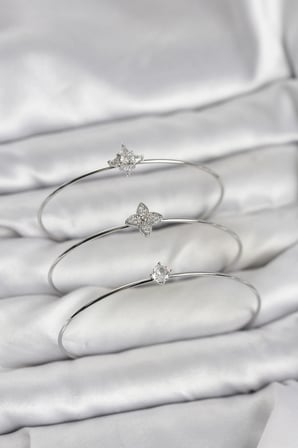 Zirkon Taşlı Gümüş Renk Yonca Model 3'lü Kadın Bileklik Kombini 5886