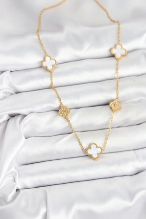 316L Çelik Zincir Gold Renk Beyaz ve Zirkon Taşlı Yonca Kadın Kolye 5886