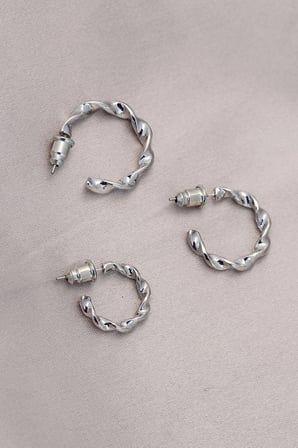 Burgu Model Gümüş Metal Küpe Seti 5886