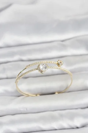 Pirinç Gold Renk Kalp Model Zirkon Taşlı Kadın Bileklik 5886