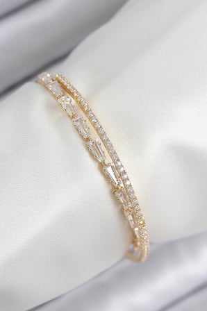 Pirinç Zirkon Taşlı Su Yolu Model Gold Renk Kadın Bileklik 5886