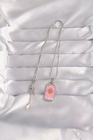 316L Çelik Gümüş Renk Pembe Mineli Güneş Model Tarot Kolye 5886