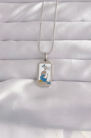 316L Çelik Gümüş Renk Beyaz Mineli Kız Figür Tarot Kolye 5886