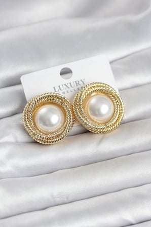 Pirinç Gold Renk Sarmal Model İncili Kadın Küpe 5886