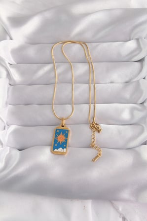 316L Çelik Gold Renk Mavi Mineli Güneş Model Tarot Kolye 5886