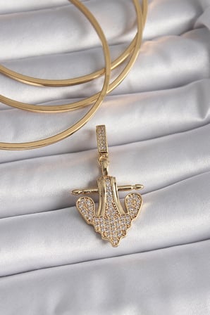 Pirinç Gold Renk Zirkon Taşlı Çapa Model Ajda Charm 5886