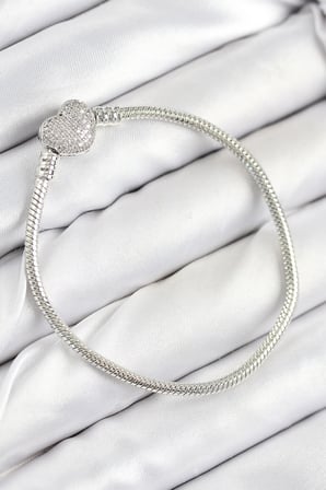 Pirinç Charm Zirkon Taşlı Kalp Model Gümüş Renk Kadın Bileklik 5886