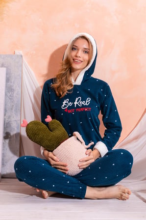 Kapüşonlu  Kışlık Kadın Peluş Polar Pijama Takımı - Yeni Yıl Pijaması 
