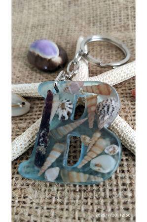 "B" HARFİ - Açık Mavi Deniz Epoksi Harf Anahtarlık – Gerçek Deniz Kabuğu, El Yapımı, Benzersiz