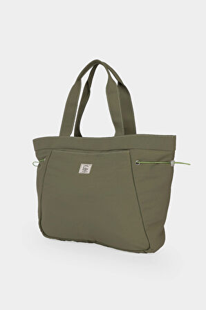 İnce Paraşüt Kumaştan, Yanları Lastikli Büzülebilen, Önde Büyük Cepli Kadın Çanta