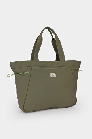 İnce Paraşüt Kumaştan, Yanları Lastikli Büzülebilen, Önde Büyük Cepli Kadın Çanta