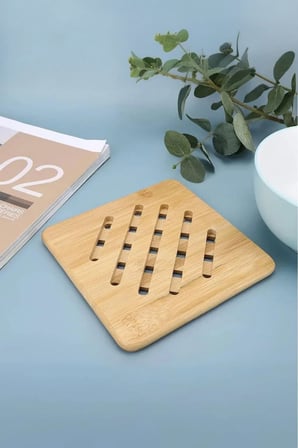 Bambu Kare Nihale – Isıya Dayanıklı Ahşap Tencere ve Tava Altlığı