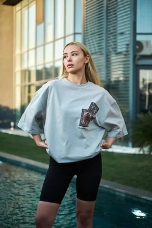 İKALES Unisex Bisiklet Yaka Baskılı Oversize T-Shirt - Boyalı Gri