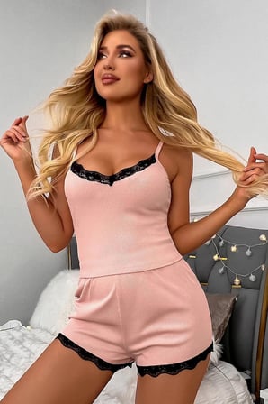 Kadın Pembe Alt Ve Üst Dantel Detaylı Şortlu Gecelik Takımı Pembe S/M