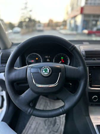 Skoda Octavia Mk2 A5 2005-2012 Araca Özel Dikmeli Direksiyon Kılıfı