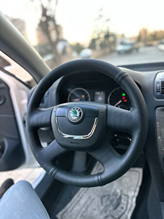 Skoda Octavia Mk2 A5 2005-2012 Araca Özel Dikmeli Direksiyon Kılıfı