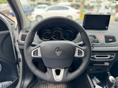 Renault Fluence Araca Özel Direksiyon Kılıfı (NOKTA DÜZ)