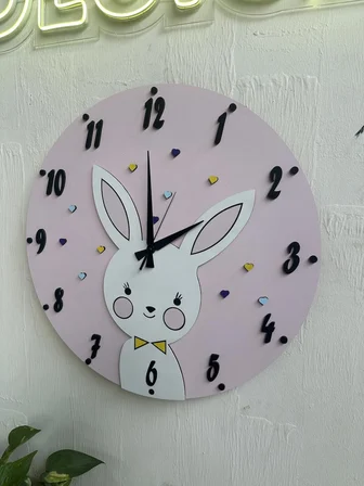 Tavşan Renkli Tasarım Çocuk Odası Duvar Saati 50x50cm