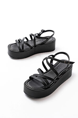 861-1029 Siyah Dolgu Kadın Sandalet