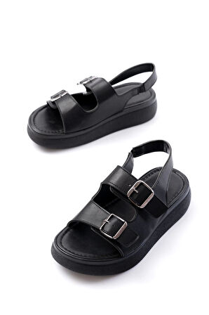 Siyah Günlük Dolgu Topuk Toka Aksesuarlı Kadın Sandalet