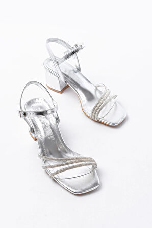 Gümüş 3 Bantlı Topuklu Kadın Ayakkabı