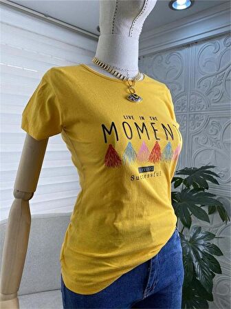 Moment Baskılı Sarı Tshirt