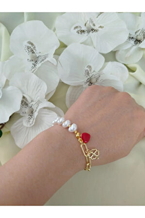 GOLD ZİNCİR DÜZENSİZ İNÇİ KIRMIZI KALP DESENLİ BİLEKLİK