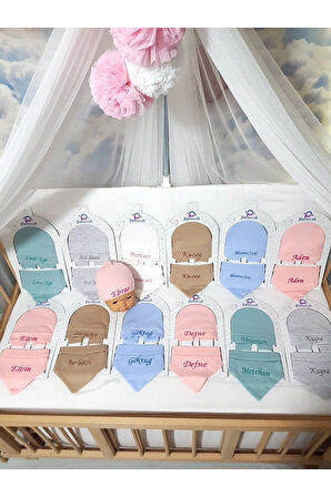 İsim Nakışlı Bere Beyaz Yenidoğan Seti (Eldiven ve Salya Önlüğü)