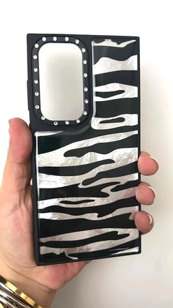 Samsung S24 Ultra uyumlu Parlak Zebra Desen Kamera Çevresi Taşlı Sert Kapak Lüks Kılıf