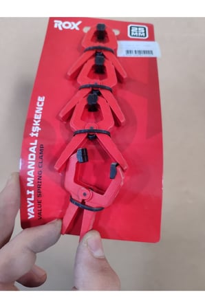 El Tip İşkence Kırmızı Klips Yaylı Kıskaç Hobi Ağız Genişliği 25mm Ağız Derinliği 15mm 1 inç 4 Ad.