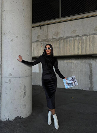 Modavera Kadın Uzun Kollu Yarım Balıkçı Yaka Büzgü Detay Kadife Kumaş Elbise