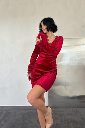 Modavera Kırmızı Yaka Ve Kol Dantelli Mini Elbise