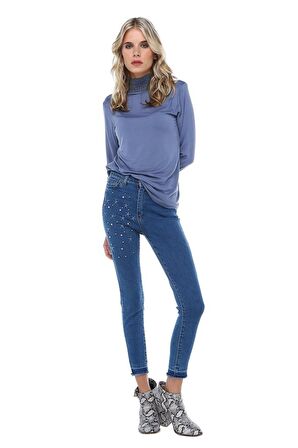 Mavi Açık Denim İncili Yıldız Nakışlı Kadın Pantolon