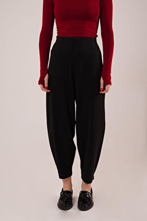 Havuç Kesim Siyah Pantolon