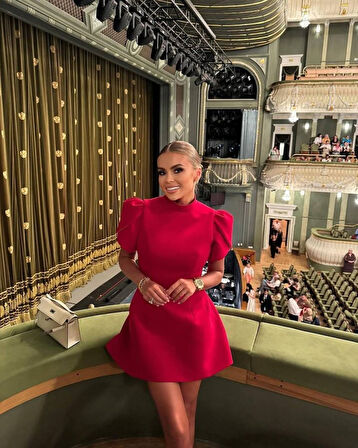 Kadın Atlas Kumaş Iç Astarlı Gizli Fermuarlı Inci Düğme Detaylı Mini Elbise