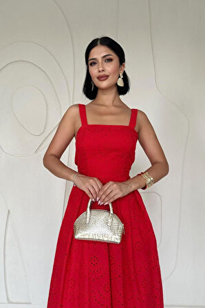 Kırmızı Askılı Aparatlı Brode Elbise