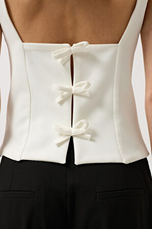 Sırt Kurdele Detay Bluz