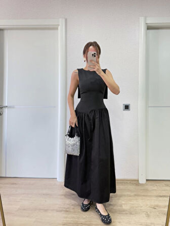 Arkası Kanatlı Uzun Elbise- Siyah