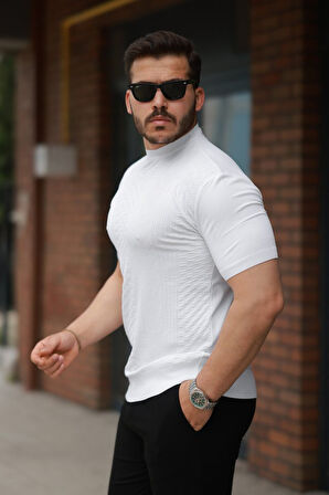 Erkek Desen Dokulu Kısa Kollu Tişört