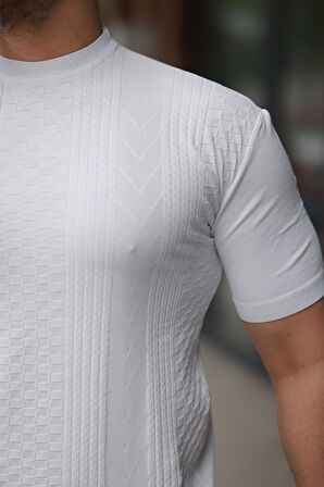 Erkek Desen Dokulu Kısa Kollu Tişört