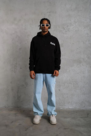 Erkek Oversize Üç İplik Kapüşonlu Sweat – Siyah Kol Ve Etek Ribana Detaylı, Ön Ve Sırt Baskılı, Kanguru Cepli Rahat Kalıp Model