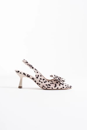 Bej Leopar Fiyonklu Kitten Topuklu Slingback Kadın Ayakkabı
