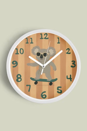 Güneş Gözlüklü Kaykay Yapan Sevimli Koala Çocuk Odası Modern Duvar Saati - 30cm - Sessiz Mekanizma