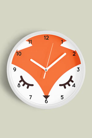 Sevimli Tilki Çocuk Odası Modern Duvar Saati - 35cm - Önü Camlı Beyaz Kasa - Sessiz Mekanizma