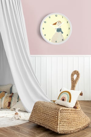 Sevimli Fularlı Kaz / Ördek Çocuk Odası Modern Duvar Saati - 42cm - Sessiz Mekanizma