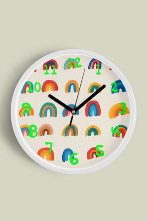 Renkli Gökkuşağı Çocuk Odası Modern Duvar Saati - 35cm - Önü Camlı Beyaz Kasa - Sessiz Mekanizma