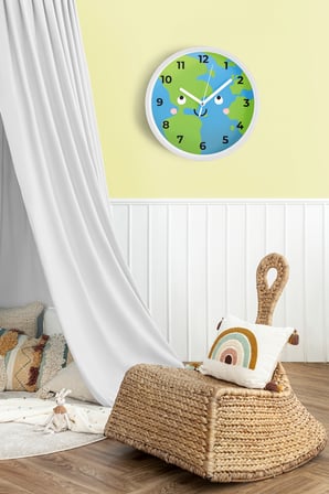 Sevimli Dünya Çocuk Odası Duvar Saati - 42cm - Önü Camlı Beyaz Kasa - Sessiz Mekanizma