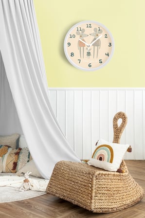 Sevimli Fare Ailesi Çocuk Odası Duvar Saati - 42cm - Önü Camlı Beyaz Kasa - Sessiz Mekanizma