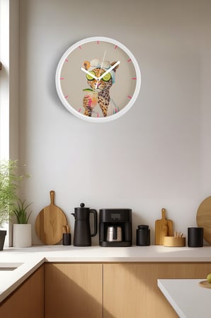 Bakım Yapan Leopar Modern Duvar Saati - 30cm - Önü Camlı Beyaz Kasa - Sessiz Mekanizma